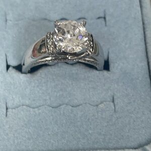 Pretty ring by Epiphany